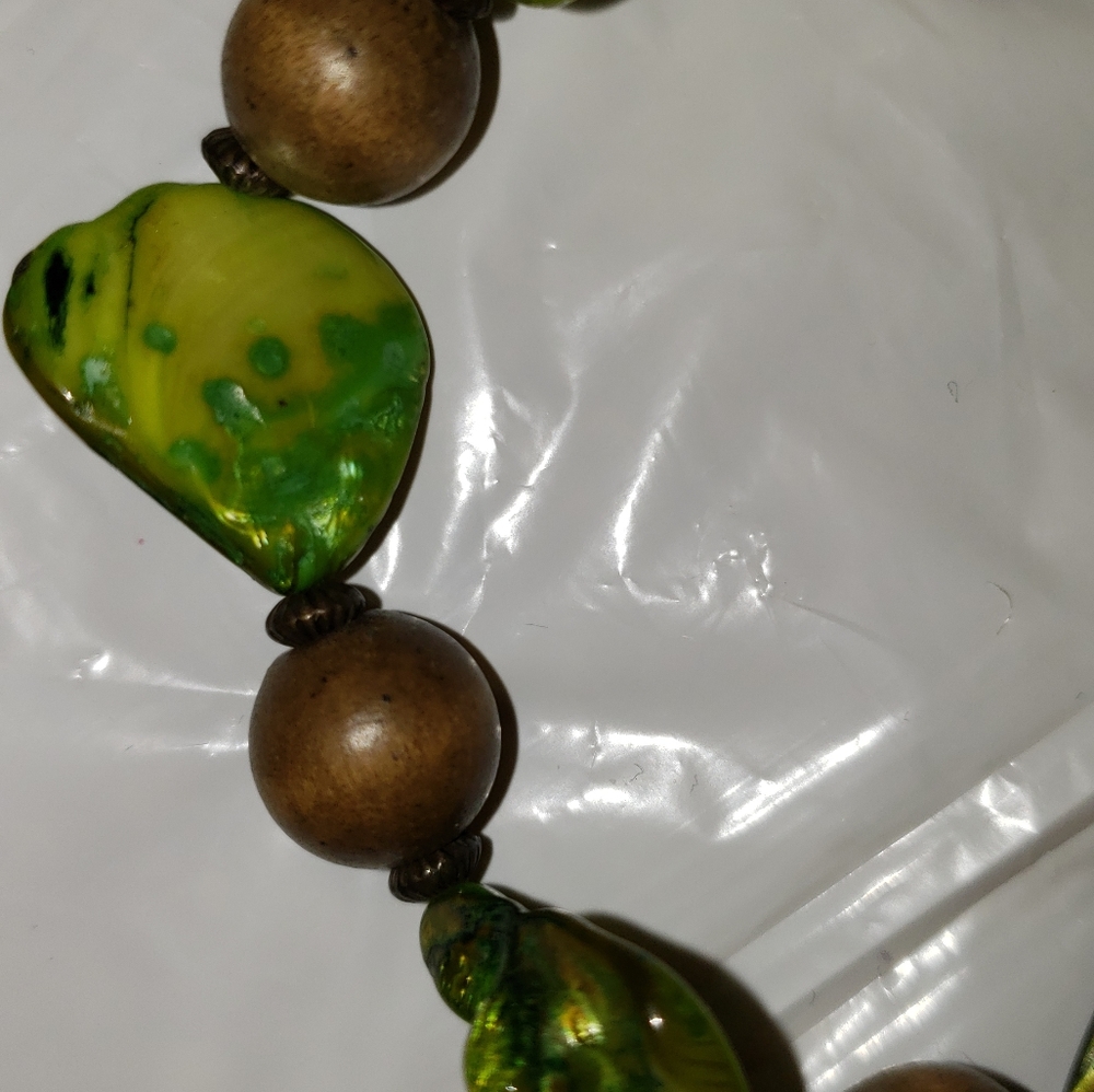 Beautiful Shell Bracelet - Picture 5 of 6